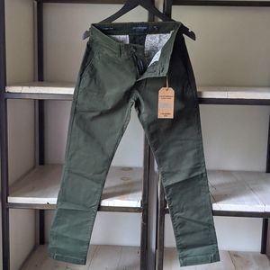 110 Skinny Chino